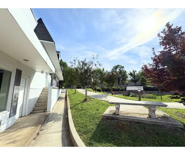 355 1st St #NW, Cleveland, TN 37311