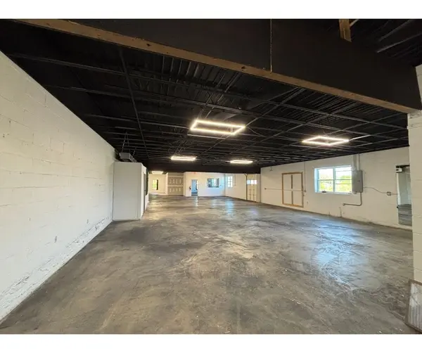 180 1st St #NE, Cleveland, TN 37311
