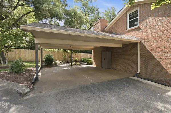 8 Sharonwood Dr, Nashville, TN 37215