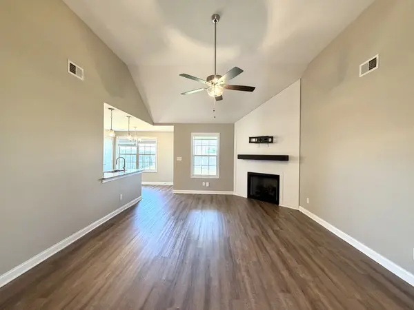 1961 Sydney Louise Dr, Clarksville, TN 37042