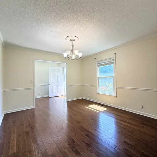 2318 Riverstone Dr, Murfreesboro, TN 37128