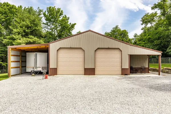 2205 Howell Rd, Greenbrier, TN 37073