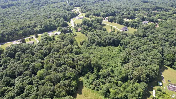 4368 Old Metal Rd, Palmyra, TN 37142