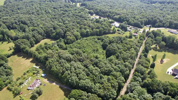 4370 Old Metal Rd, Palmyra, TN 37142