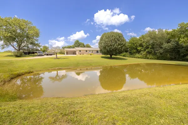34 Dunn Rd, Leoma, TN 38468