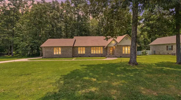 203 Woodson Dr, Tullahoma, TN 37388