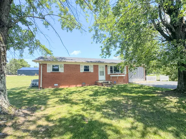 1204 Meadowlark Cir, Lafayette, TN 37083