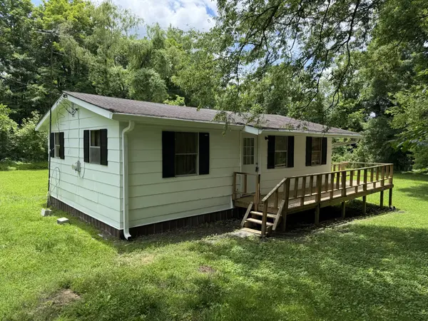 107 Coffey St, Wartrace, TN 37183