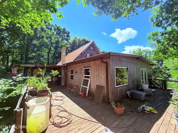 1040 Sturmhaben Way, Newport, TN 37821