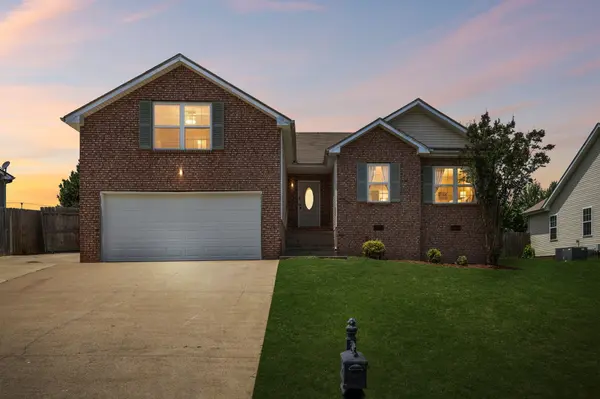 3177 Brook Hill Dr, Clarksville, TN 37042