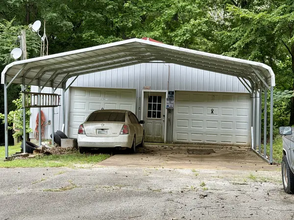 2155 Spring Hill Rd, Paris, TN 38242