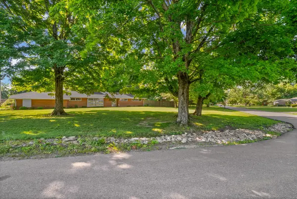 201 Marietta Dr, Hopkinsville, KY 42240