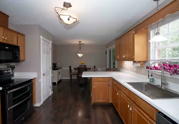 114 Lake Forest Dr, La Vergne, TN 37086