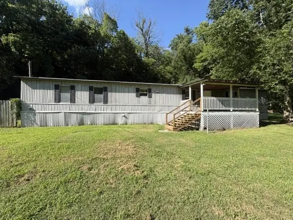 1040 Chestnut Rd,  Ashland City,  TN 37015