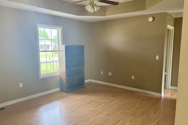 1226 Derek Dr, Franklin, KY 42134