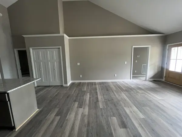208 Strawberry St, Portland, TN 37148
