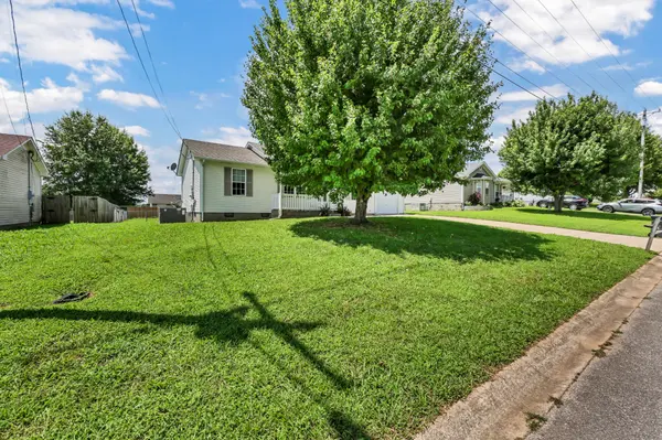 809 Stableford Rd, Oak Grove, KY 42262