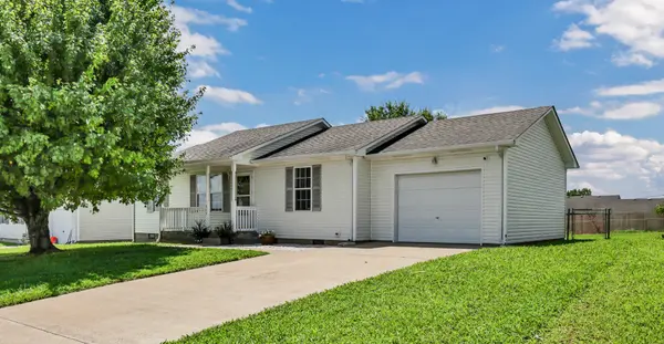 809 Stableford Rd, Oak Grove, KY 42262