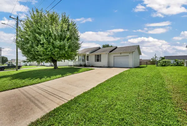 809 Stableford Rd, Oak Grove, KY 42262
