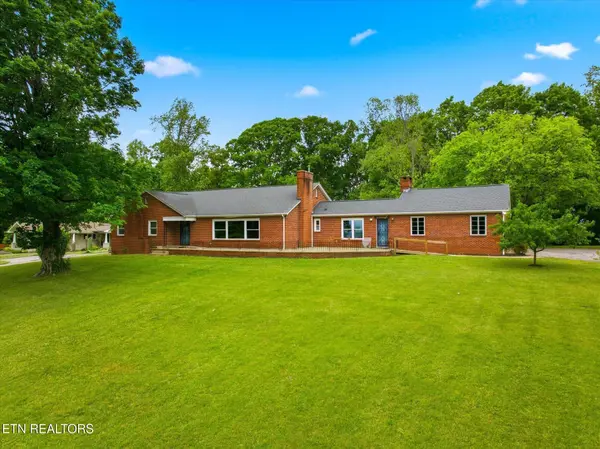 5215 E Sunset Rd, Knoxville, TN 37914