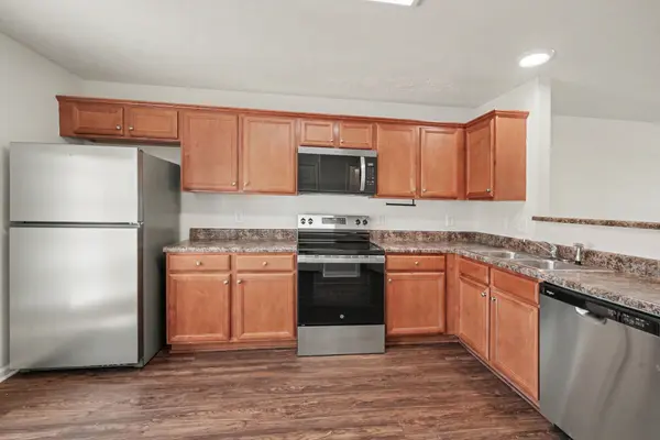 8058 Logan Dr, La Vergne, TN 37086