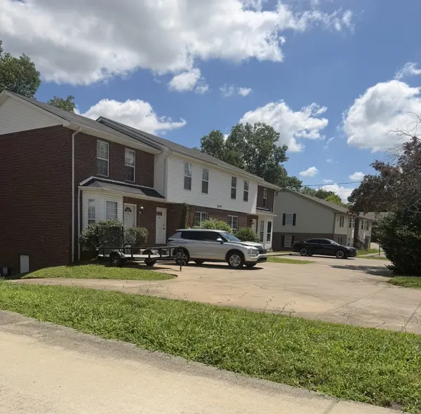 1244 Parkway Pl, Clarksville, TN 37042