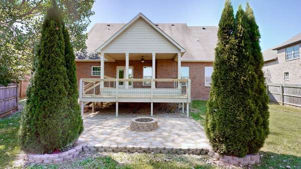 309 Retriever Ct, Clarksville, TN 37043