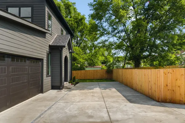 635B Freedom Pl, Nashville, TN 37209