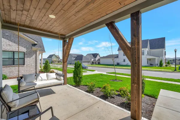 3270 Sassafras Ln, Thompsons Station, TN 37179
