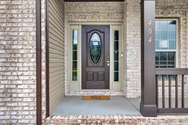 404 Glenstone Springs Dr, Clarksville, TN 37043