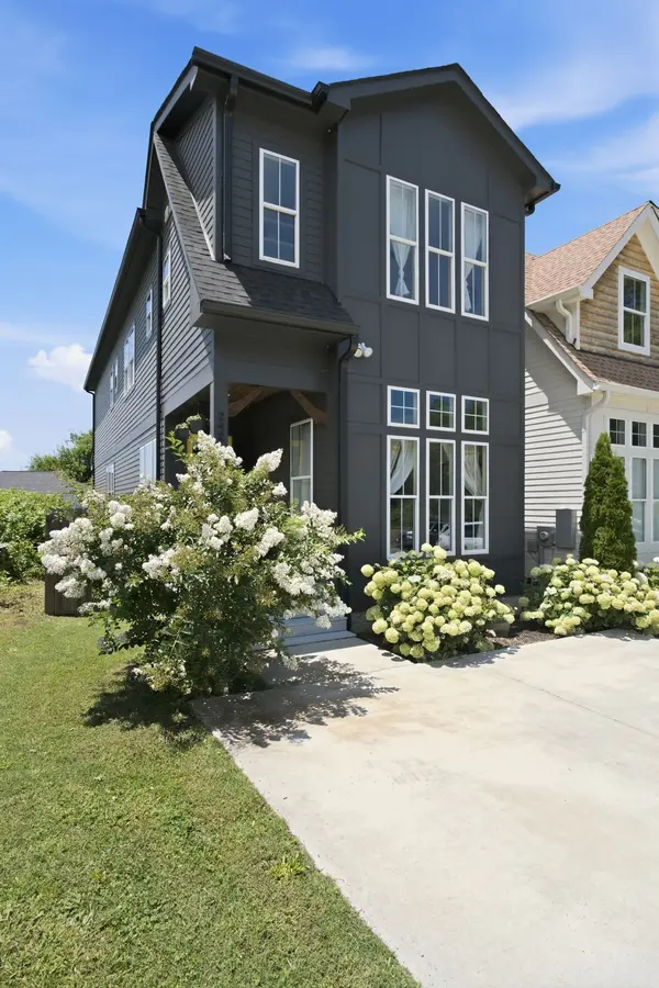 2421 14th Ave #N, Nashville, TN 37208