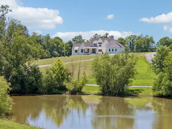 197E Bugg Hollow Rd, Gallatin, TN 37066