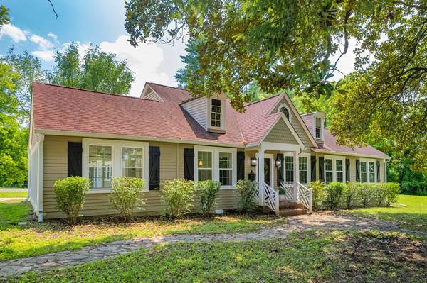1989 Hampshire Pike, Columbia, TN 38401
