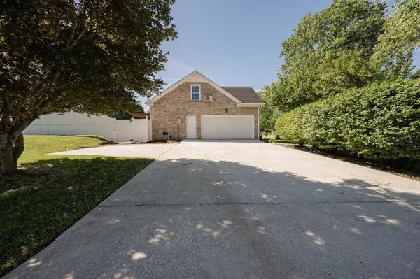 152 Greenbriar Cir, Manchester, TN 37355