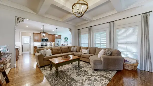 5709 Iverson Dr, Murfreesboro, TN 37127