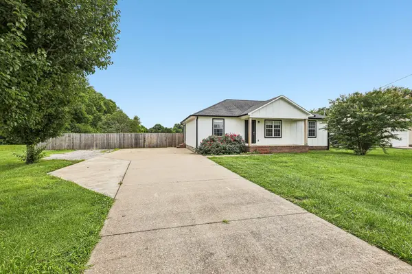 2312 Forrest Fields Dr, Chapel Hill, TN 37034
