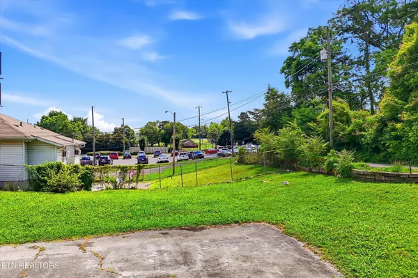 3208 E Magnolia Ave, Knoxville, TN 37914