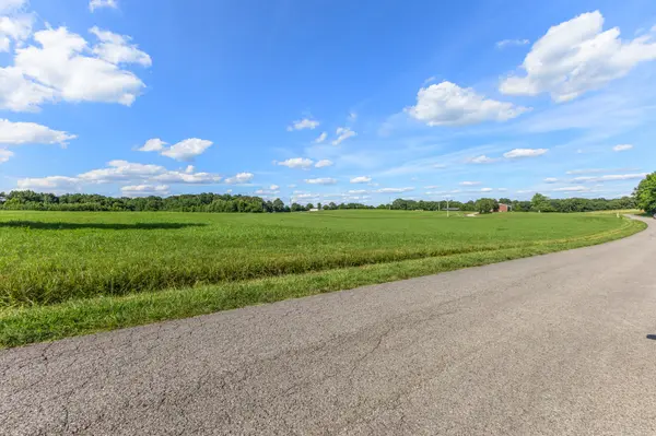5 Poplar Ridge Rd, Chapmansboro, TN 37035