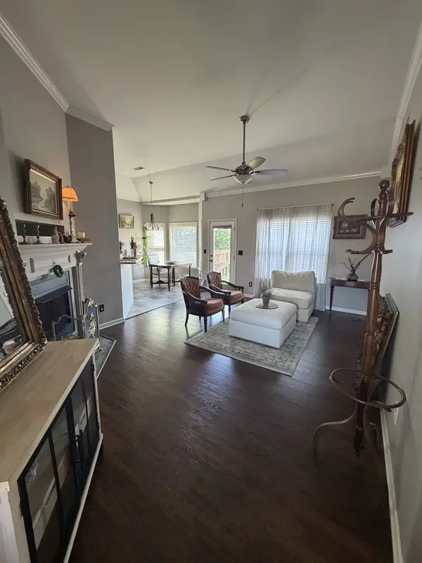 685 Fox Hound Dr, Clarksville, TN 37040