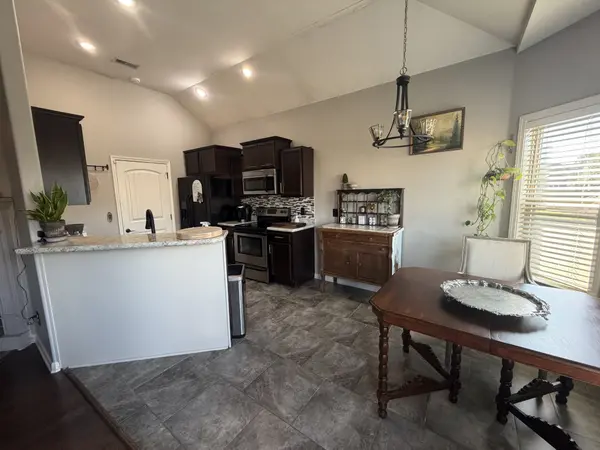 685 Fox Hound Dr, Clarksville, TN 37040