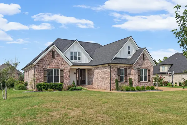 731 Farmington Dr, Lebanon, TN 37087