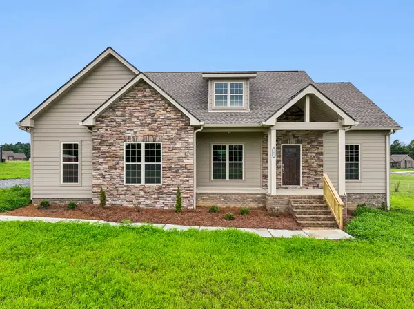 245 Makinley Dr, Lafayette, TN 37083