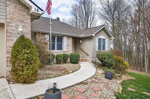 15 Ridge Crest Circle, Crossville, TN 38558