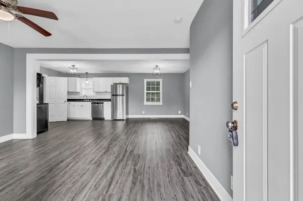 135 N Meadow Dr, Clarksville, TN 37043