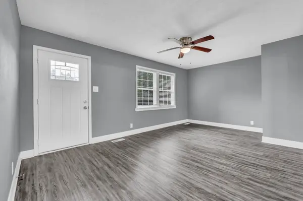 135 N Meadow Dr, Clarksville, TN 37043