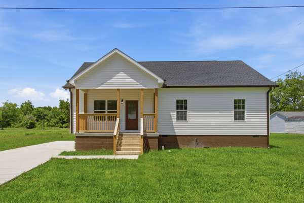 209 Armstrong St, Waverly, TN 37185