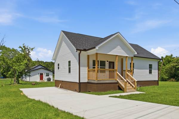 209 Armstrong St, Waverly, TN 37185