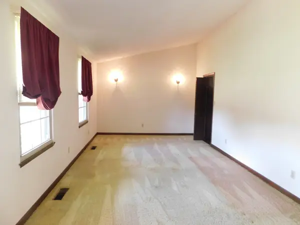 319 Harsh Ln, Castalian Springs, TN 37031