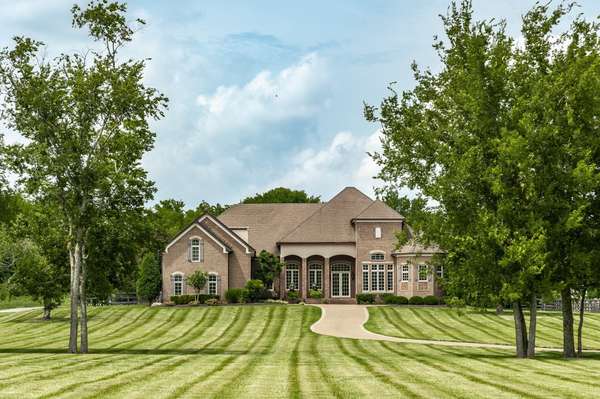 2436 Long Hollow Pike, Hendersonville, TN 37075