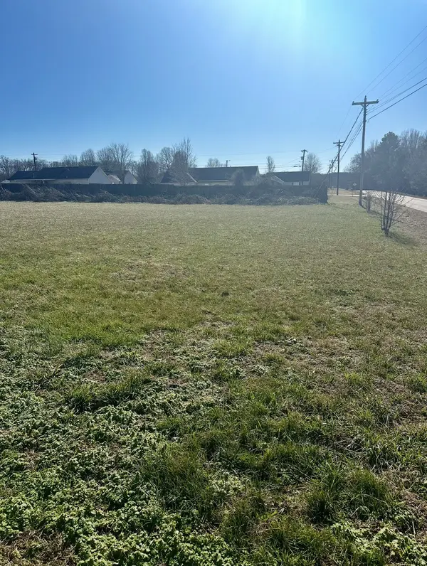 3138 Christmasville Rd, Jackson, TN 38305